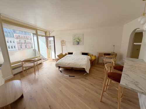 Premium Designer Studio with Balcony – All Inclusive – Paris 15 (Grenelle)