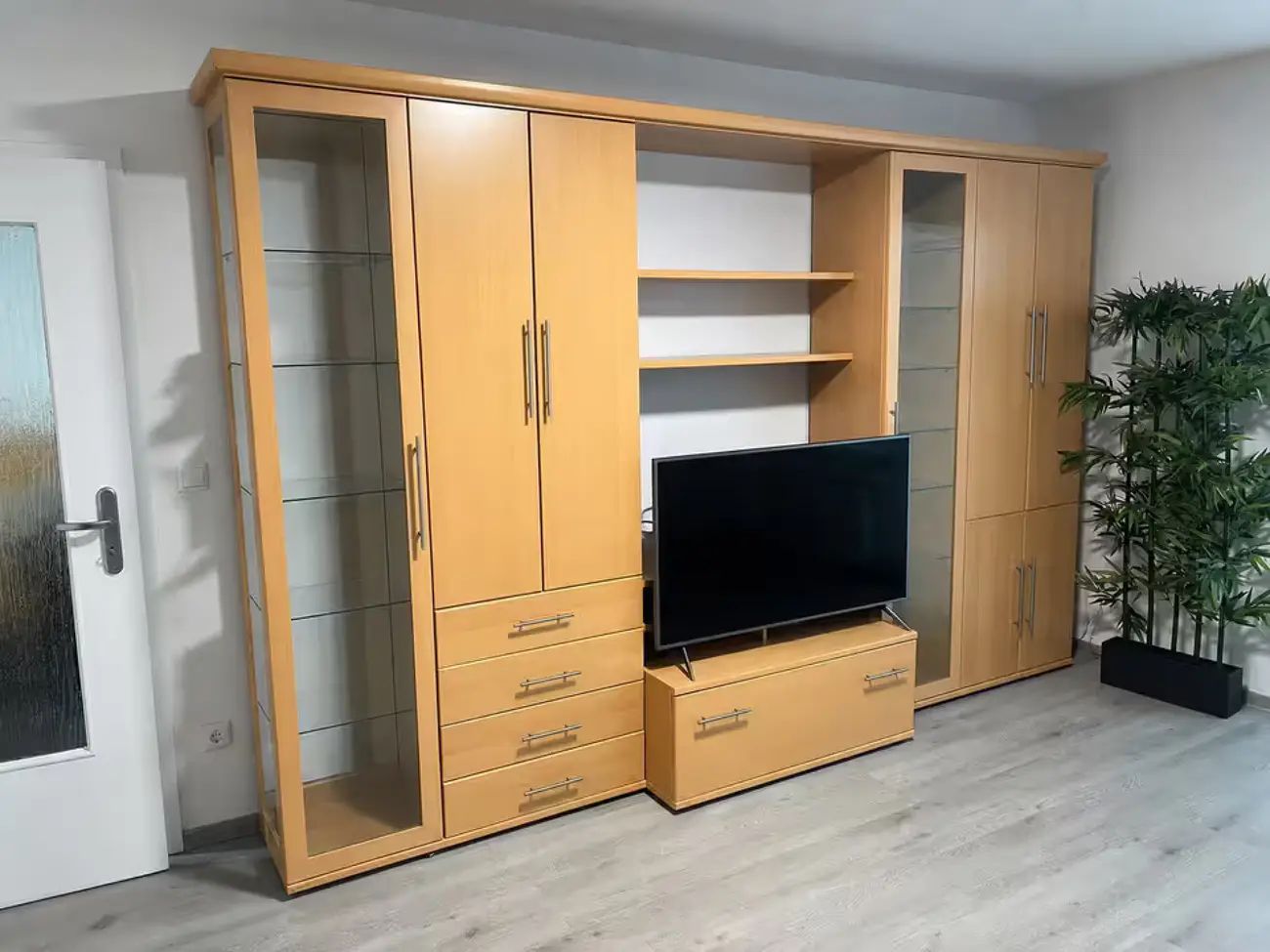 Stylish 2-Room Apartment Near Munich | Fully Furnished & Home Office Ready - 1