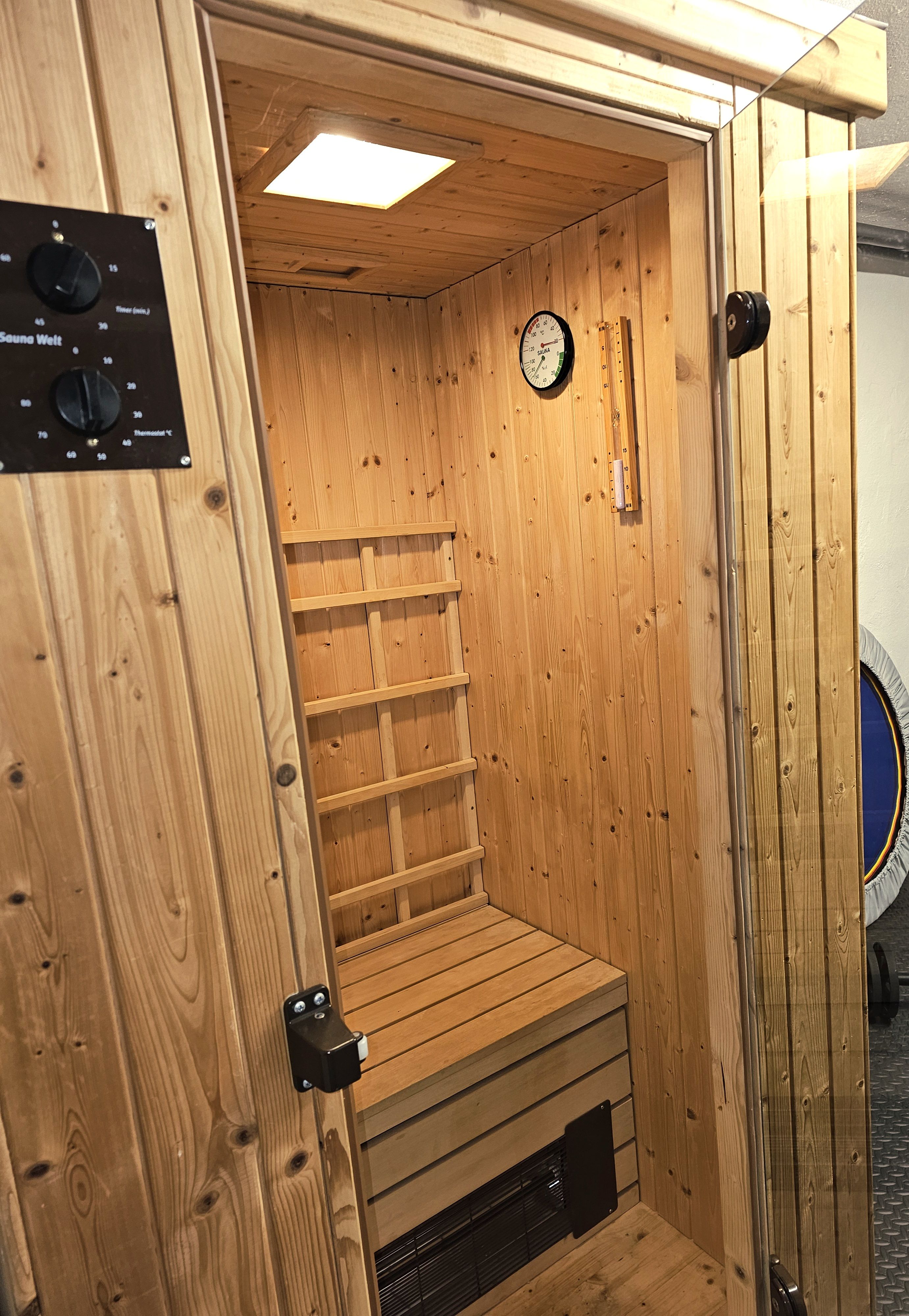  Newly Renovated 2-Bedroom Furnished Apartment In Nuremberg – Ideal For Business Stay  -  Newly renovated 2-bedroom furnished apartment in Nuremberg – ideal for business stay  - Gallery -  5