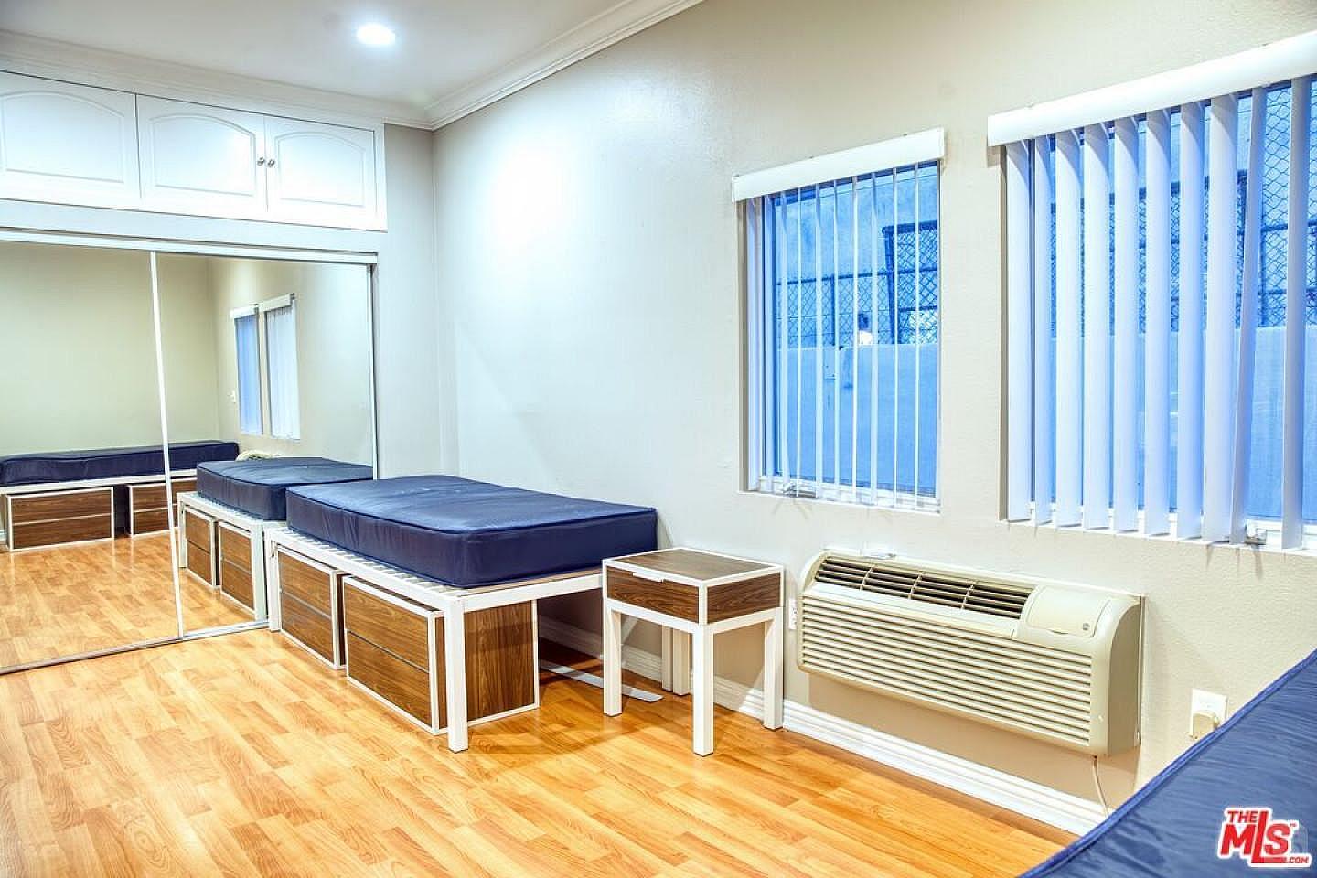 Bed In A 2-Bed Mixed Gender Room - Affordable Student Housing with Furnished Bedspaces & Study Areas - Gallery - 2