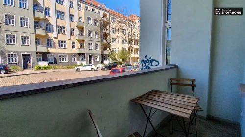 Rooms for rent in apartment with 5 bedrooms in Berlin