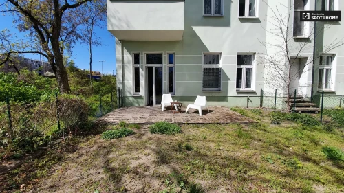 Rooms for rent in apartment with 5 bedrooms in Berlin