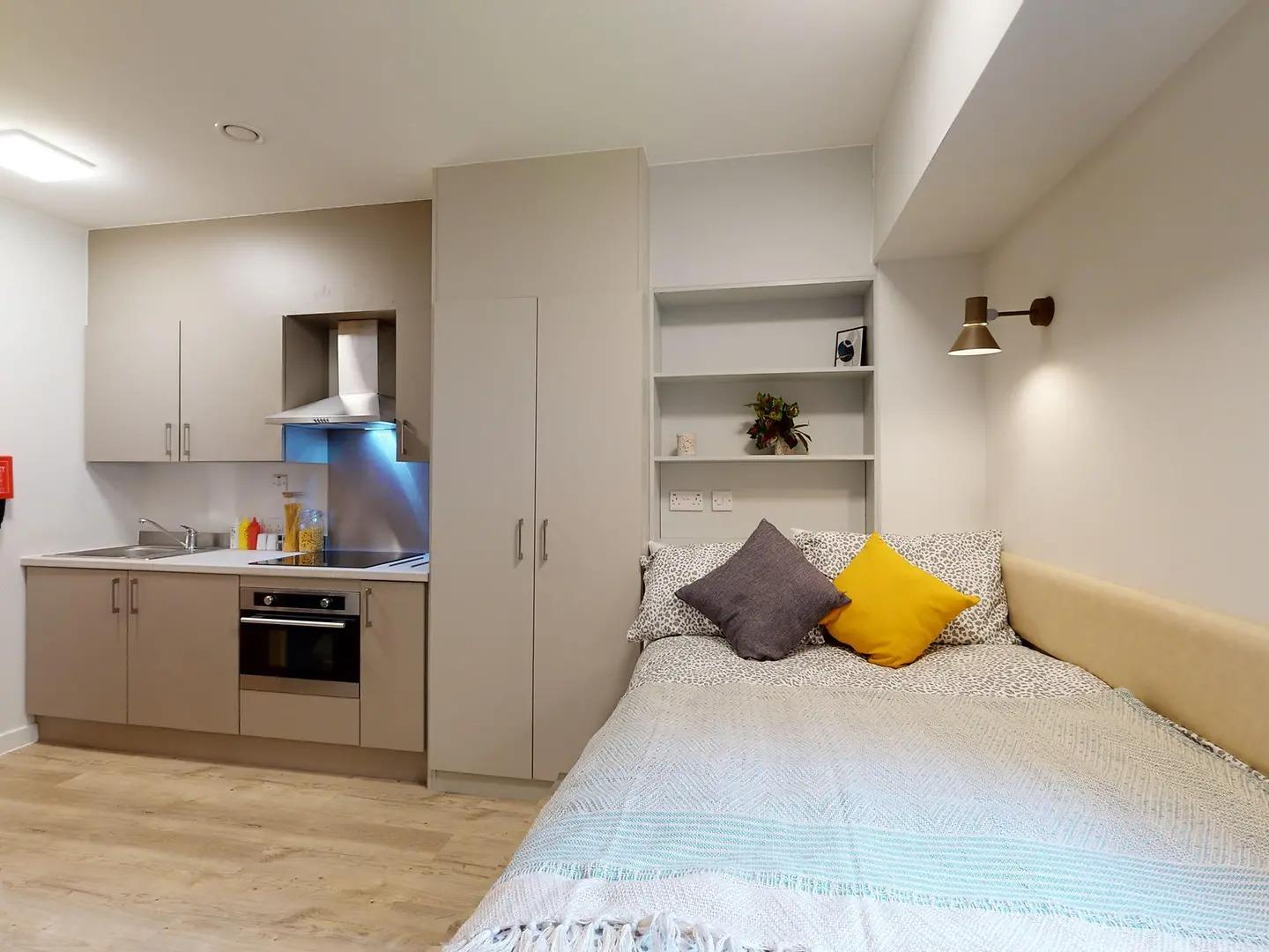 Block B Penthouse Studio - 8
