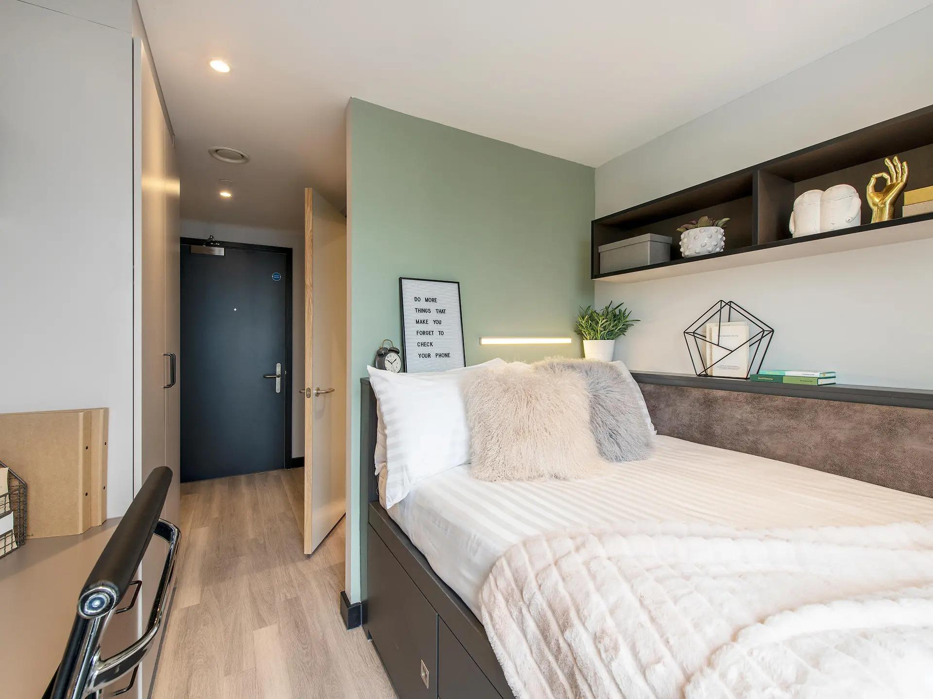5 Bed Flat - 5