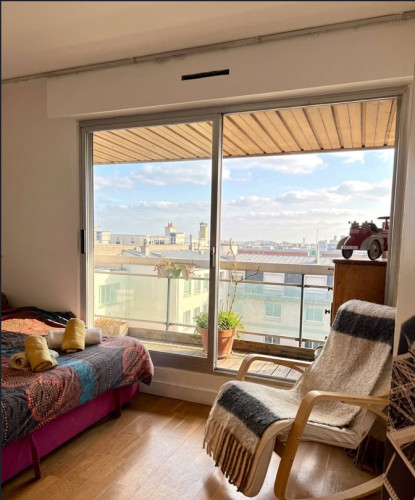 Bright apartment with a terrace and elevator in the heart of Paris—Montparnasse neighborhood