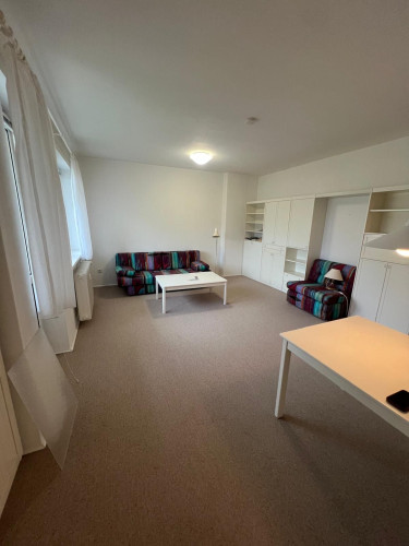 Möblierte 1-Zimmer-Wohnung mit Balkon in Berlin-Steglitz – flexible Möblierung