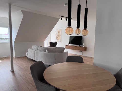 Freshly Renovated, Fully Furnished 2-Room Apartment in Aschaffenburg-Damm (First Occupancy)