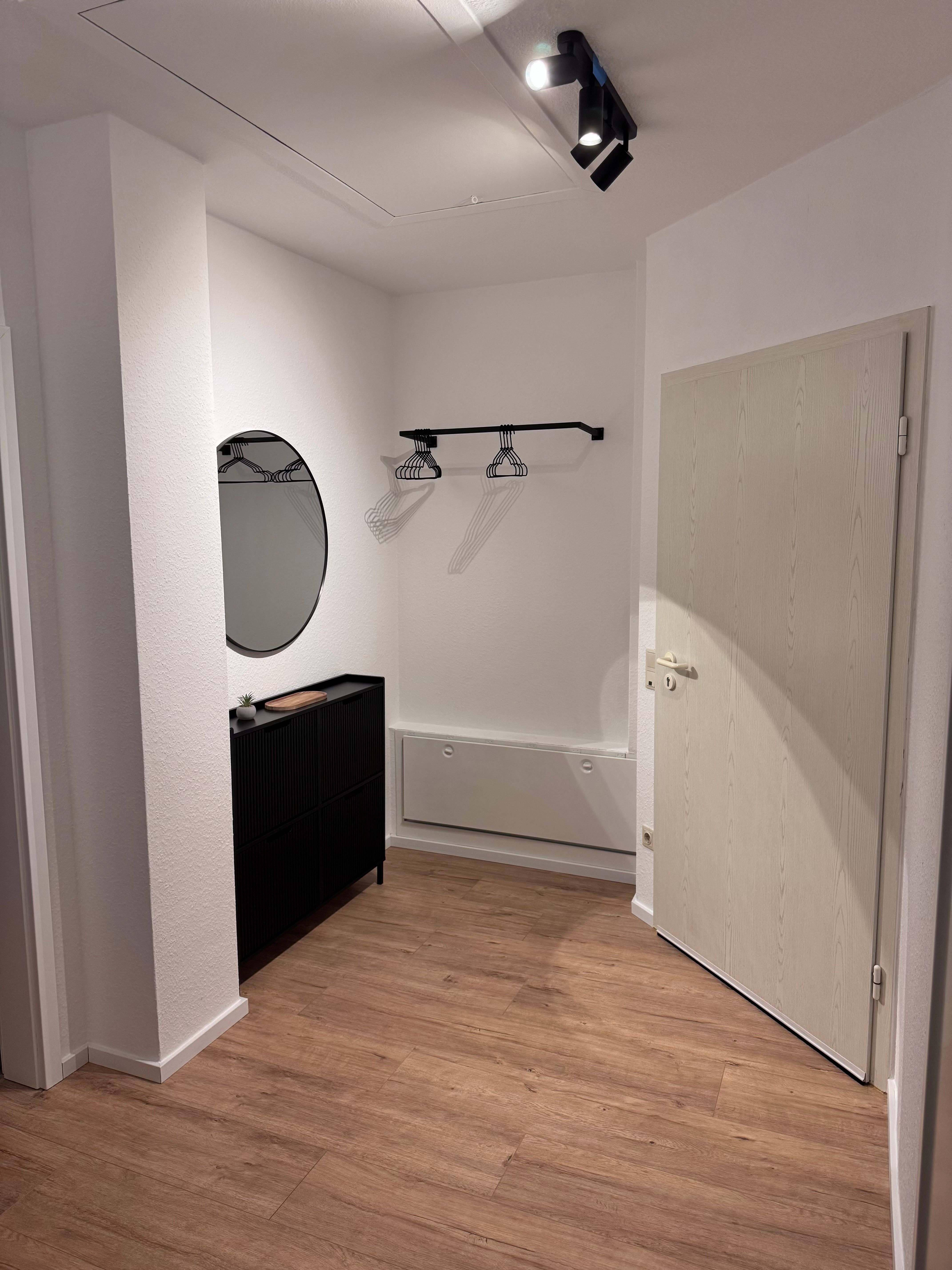 Freshly Renovated, Fully Furnished 2-Room Apartment In Aschaffenburg-Damm (First Occupancy) - 3