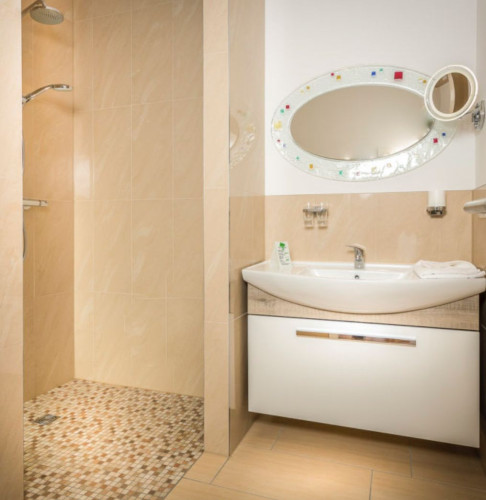 Central Suite I - Gallery - 13
