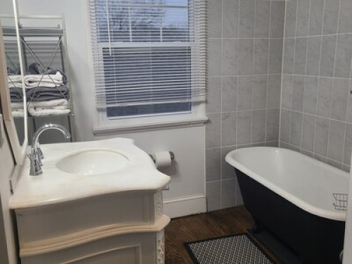 Cozy Room in the Hearth of Kansas C