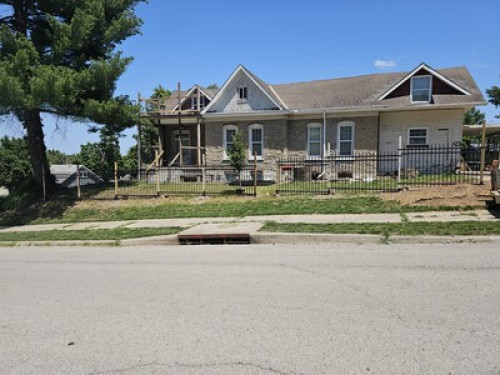 Cozy Room in the Hearth of Kansas C