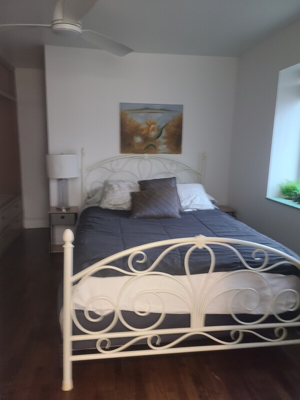 Room 3(Full Room) - Cozy Room in the Hearth of Kansas C - Gallery - 1