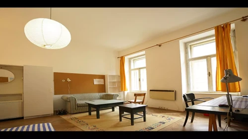Room in a shared 5-bedroom apartment for rent in Jakomini.