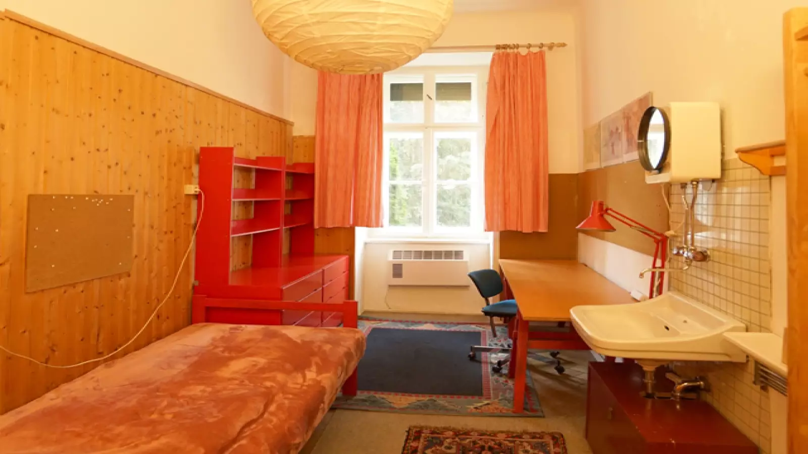  Bedroom 5  -  Room in a shared 5-bedroom apartment for rent in Jakomini.  - Gallery -  8