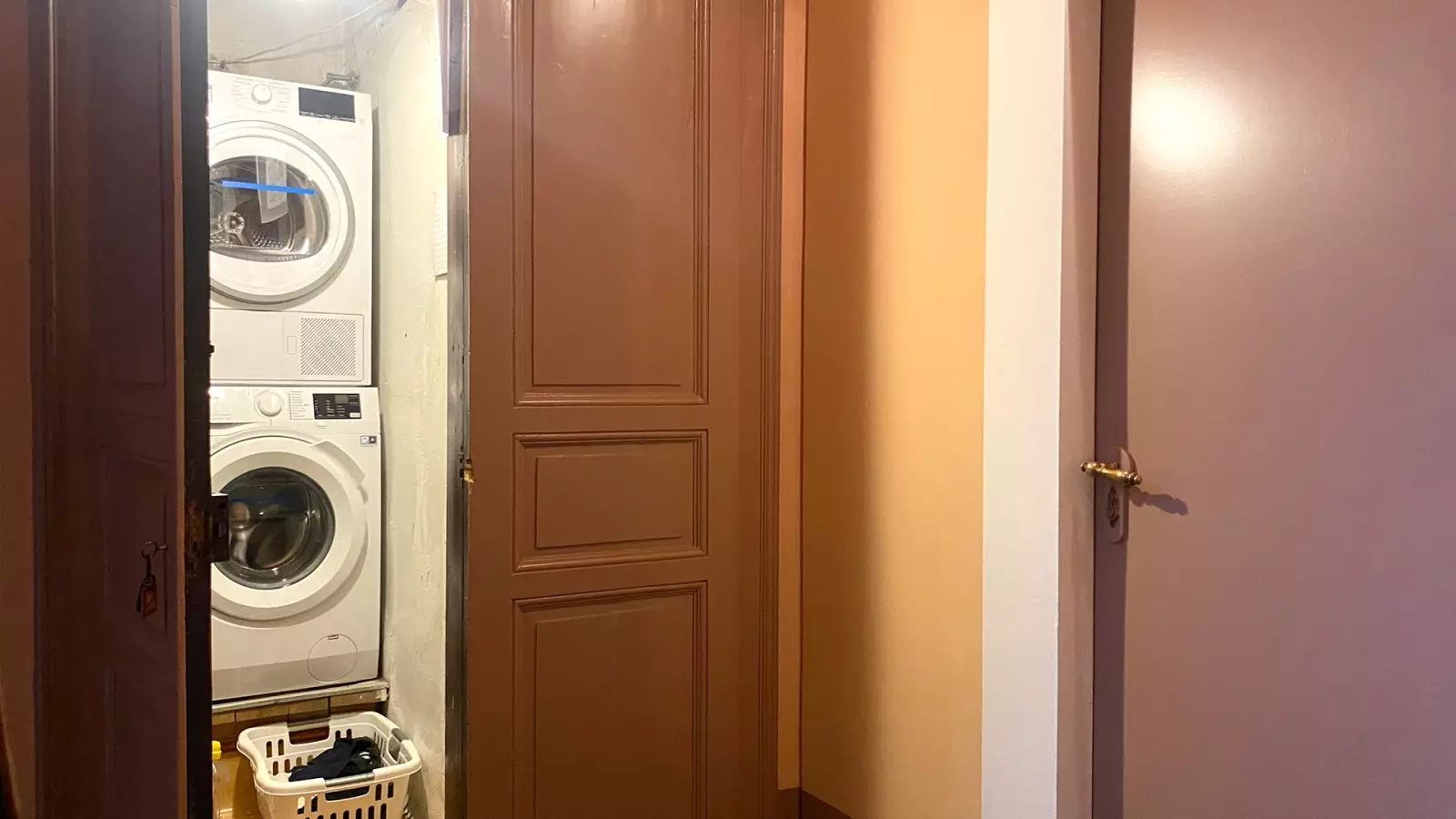  Bedroom 5  -  Room in a shared 5-bedroom apartment for rent in Jakomini.  - Gallery -  11
