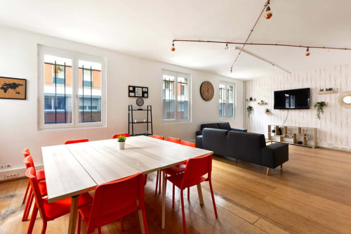 Cosy and luminous room