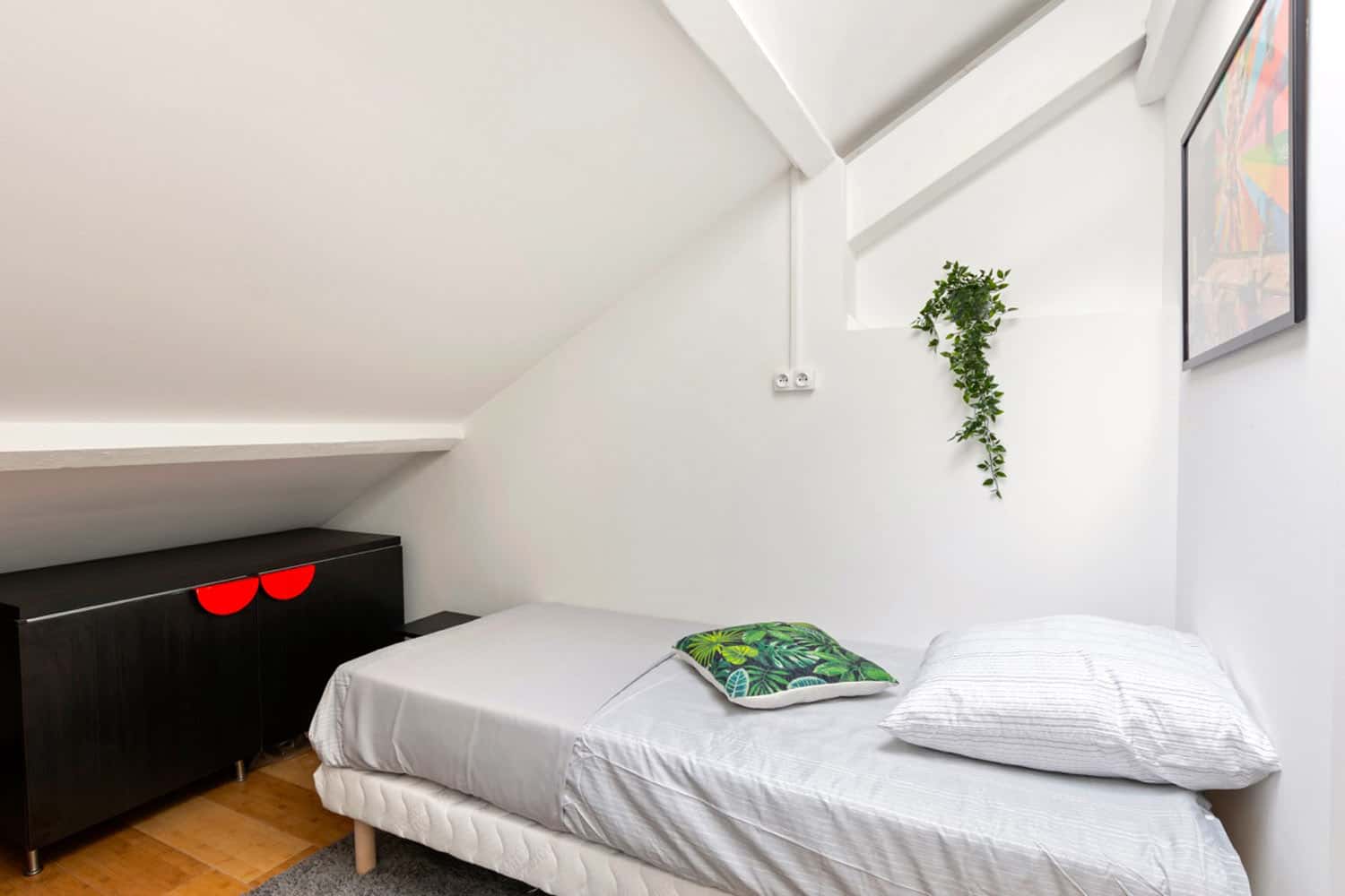  Room 2  -  Cosy and luminous room  - Gallery -  1