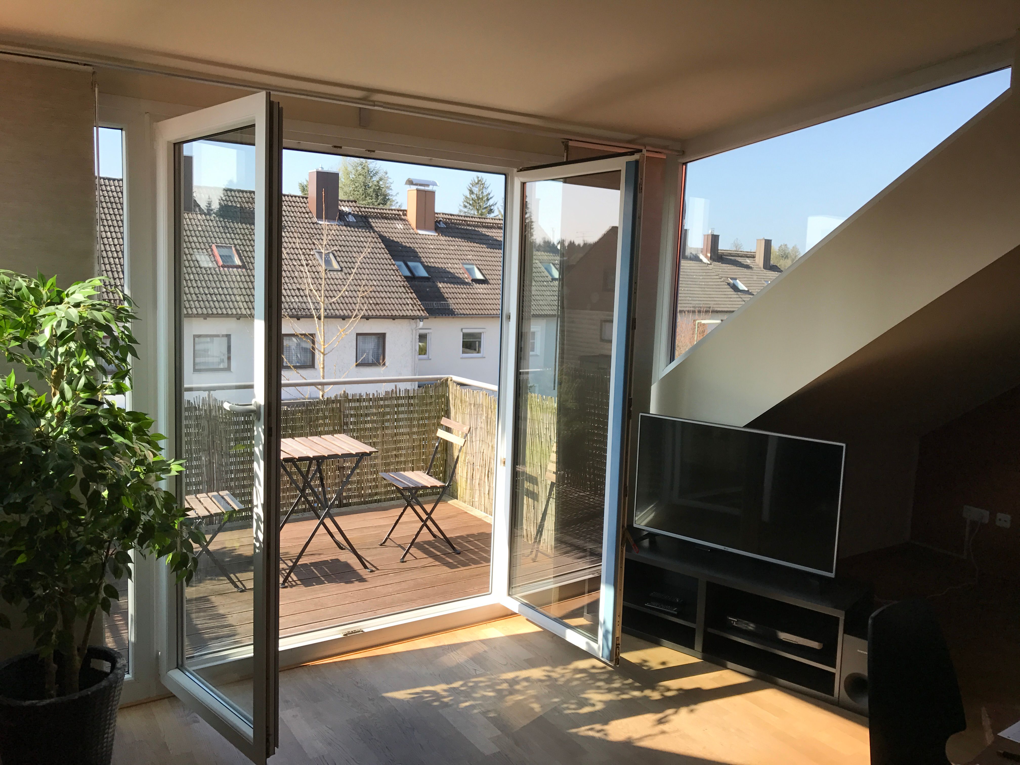 Upscale, Fully Furnished 3-Room Top Floor Apartment In Munich Trudering (close To Airbus, Siemens,.. - 3