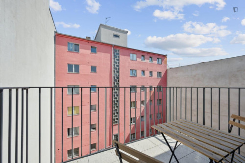 Single bedroom with a balcomny, in Moabit