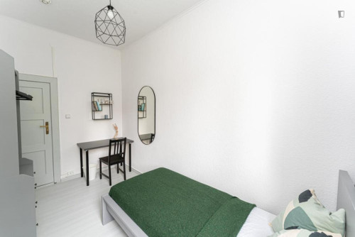 Lovely single bedroom in Britz