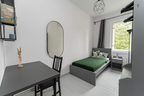 Lovely single bedroom in Britz