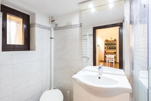 Spacious studio at St Peter's