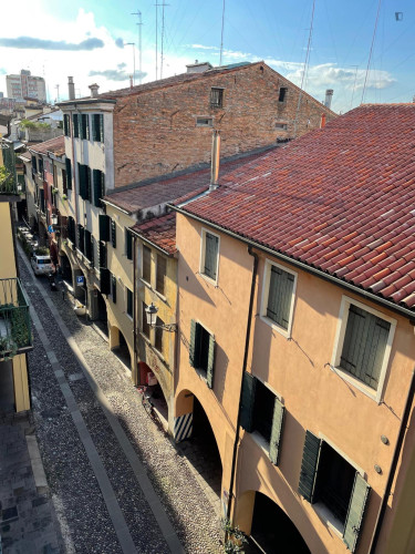 Comfortable 3-bedroom apartment with balcony close to the city center and the university - Gallery - 12