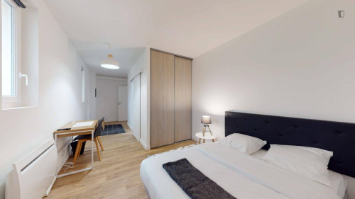 Inviting double ensuite bedroom near Le Rocher d'Enfer