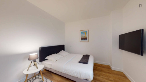 Inviting double ensuite bedroom near Le Rocher d'Enfer