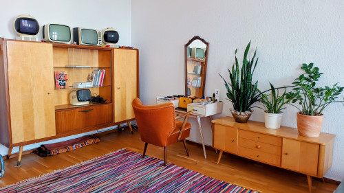 Sun-Filled Studio Apartment in the Heart of Neukölln – 3 Min to Station
