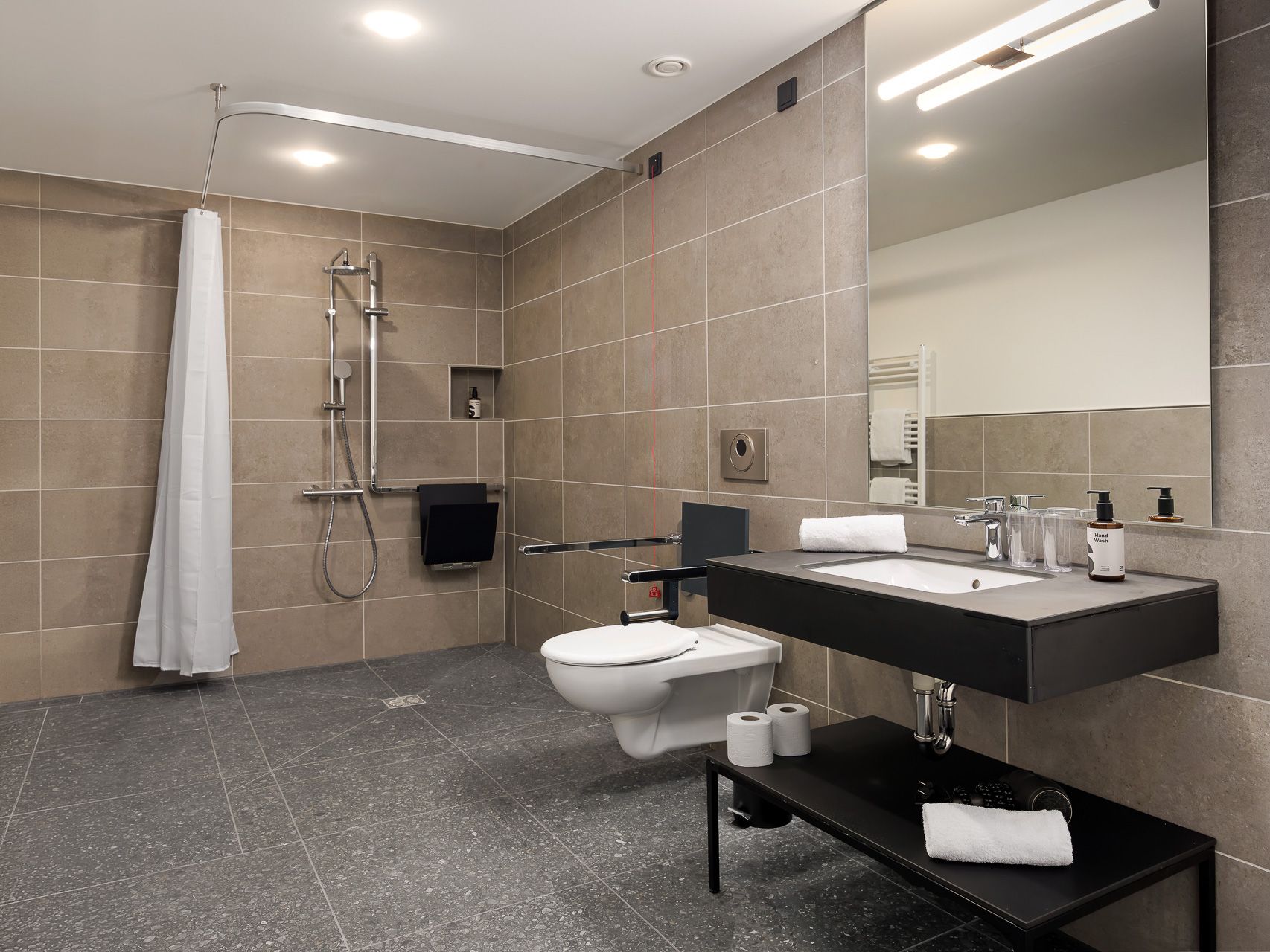 Spacious Studio XL With A Kitchenette And Seating Area In Bielefeld - 4