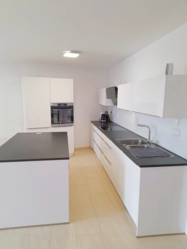 high-quality, fully equipped and fully furnished apartment in Karlsruhe