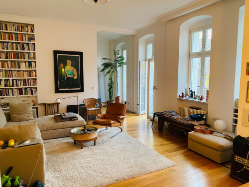 Stylish and spacious luxury flat in the Akazienkiez area of Schöneberg.