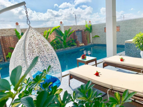 Peaceful Coliving Villa Near The Beach in Cẩm An with Private Balconies & Pool Access Residence