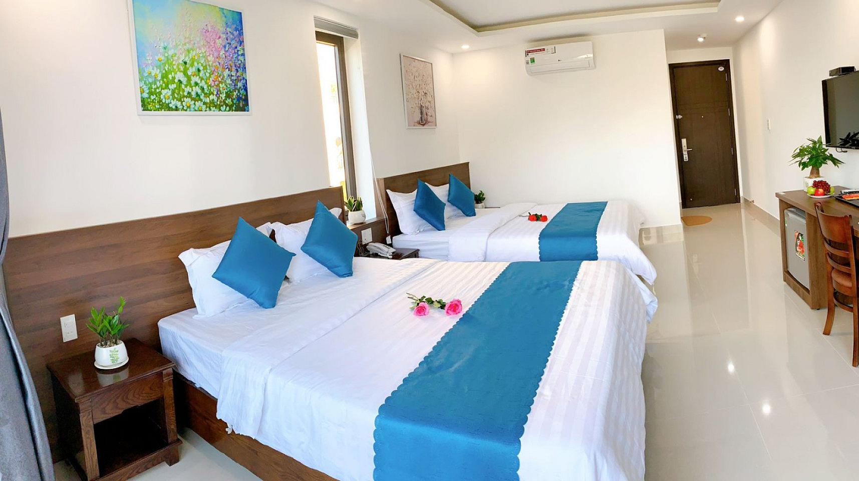  Deluxe Room - 2 Queen Size Beds  -  Peaceful Coliving Villa Near The Beach in Cẩm An with Private Balconies & Pool Access Residence  - Gallery -  2