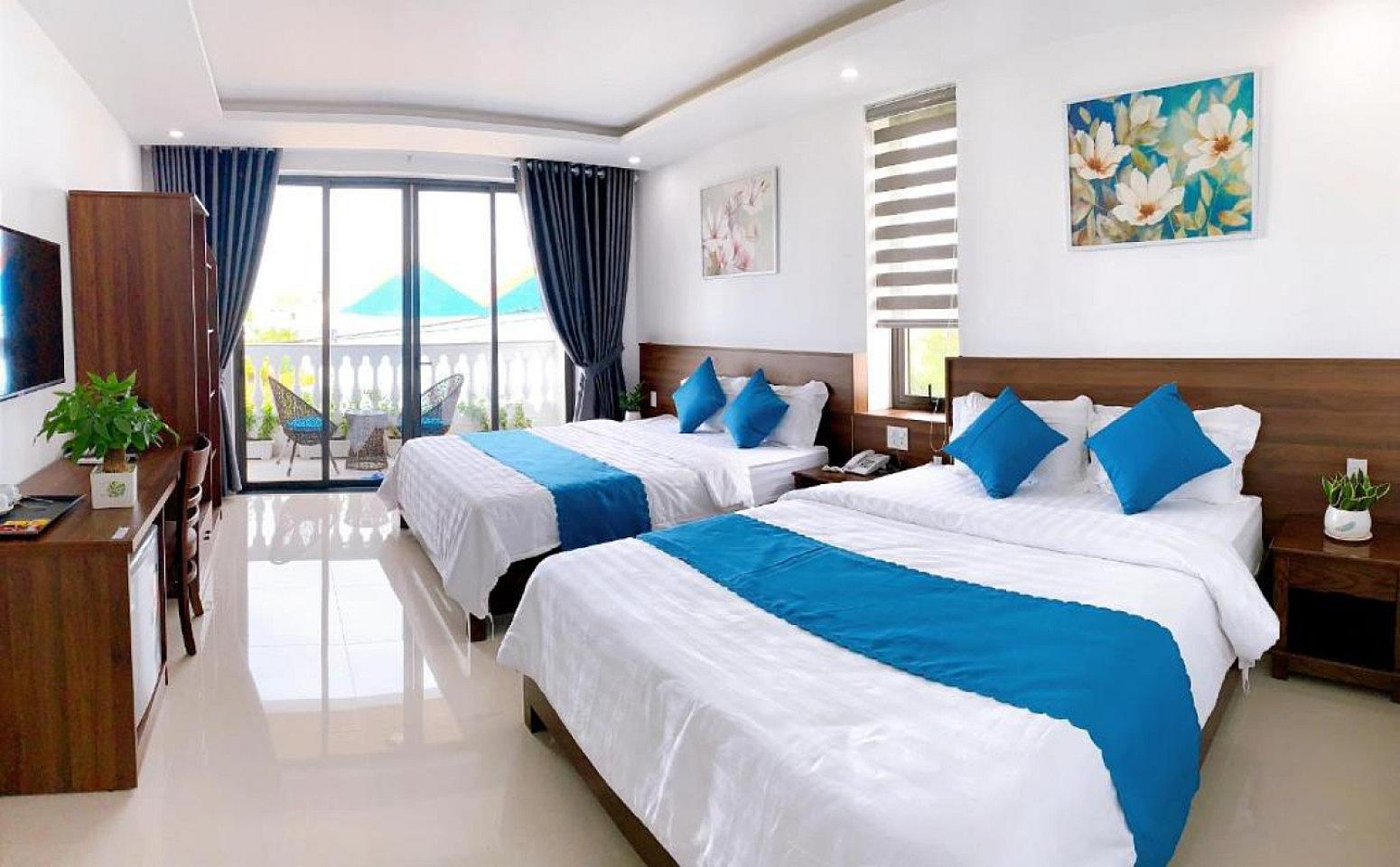  Triple Room  -  Peaceful Coliving Villa Near The Beach in Cẩm An with Private Balconies & Pool Access Residence  - Gallery -  4