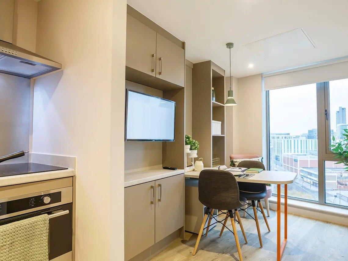 Premium One Bed Flat - 4
