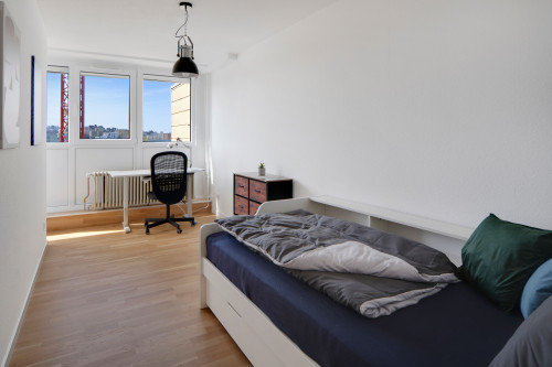 Newly Renovated, Fully Furnished 2BR with Balcony & Parking – Near US Base - Gallery - 11