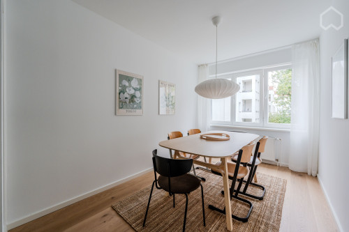 Modern apartment with balcony in Alt-Treptow