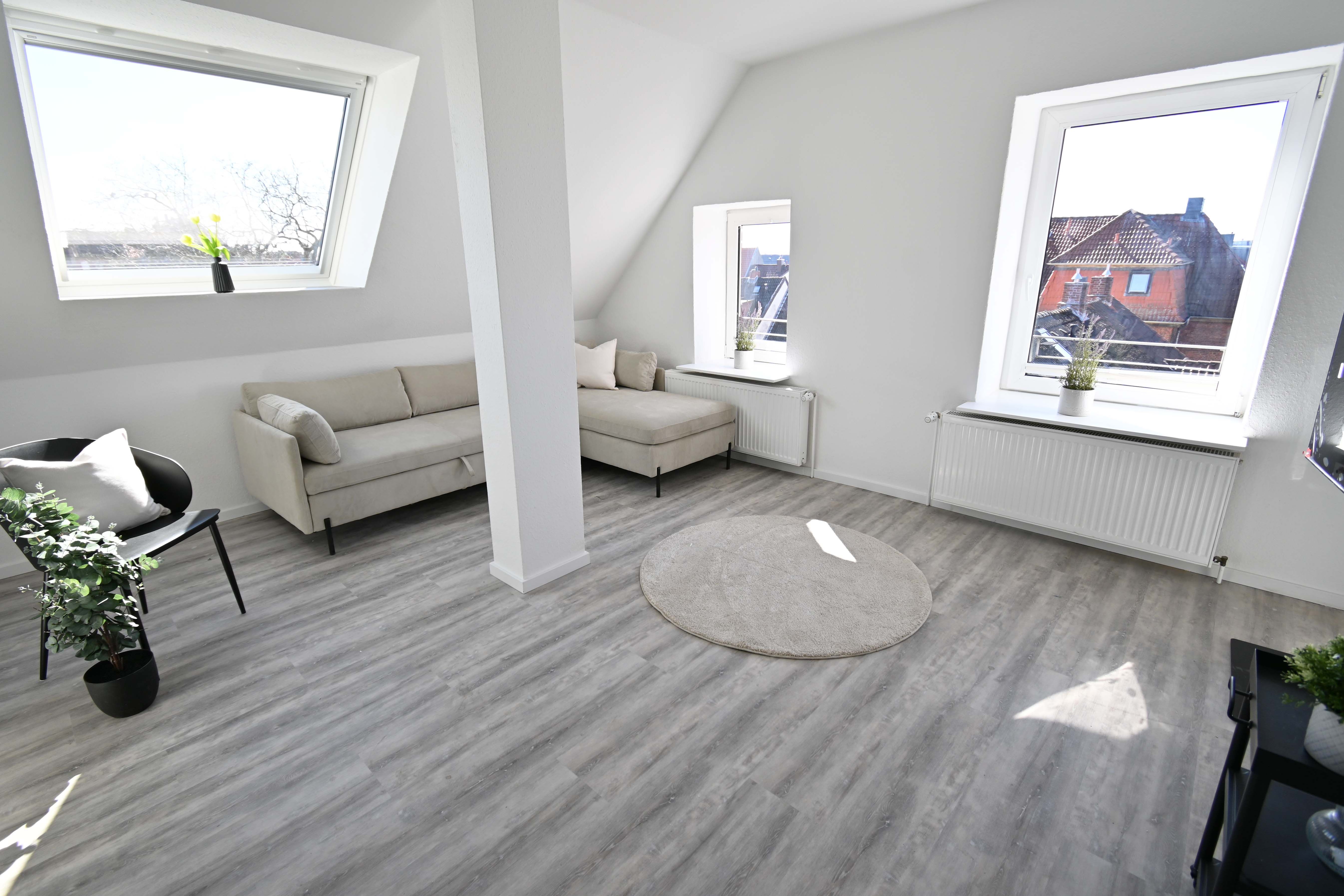  AUSBLICK ++ Elegant Möbliert & Komplett Ausgestattet ++ Business- Od. Ferien-Appartment ++  -  AUSBLICK ++ Elegant möbliert & komplett ausgestattet ++ Business- od. Ferien-Appartment ++  - Gallery -  2
