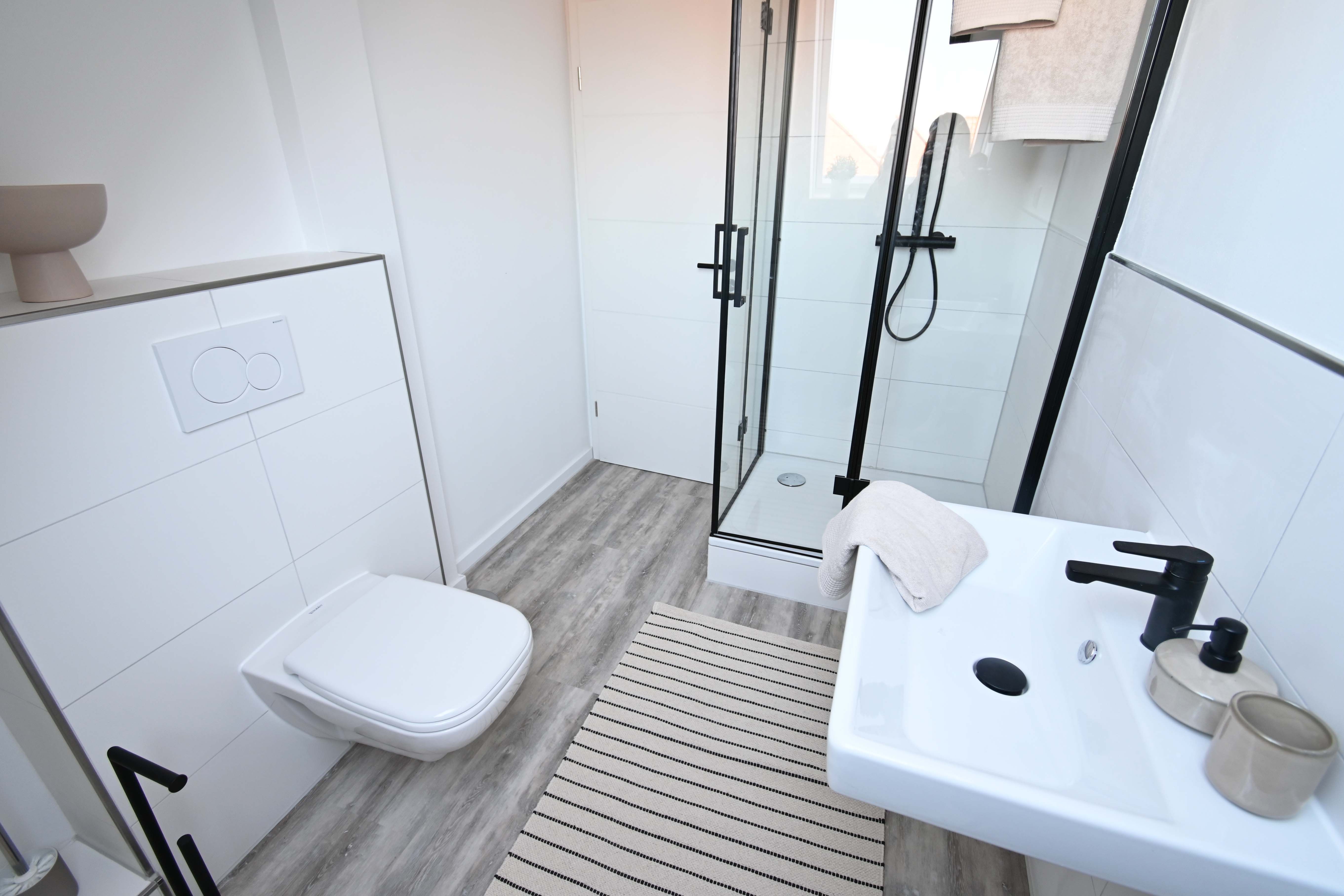  AUSBLICK ++ Elegant Möbliert & Komplett Ausgestattet ++ Business- Od. Ferien-Appartment ++  -  AUSBLICK ++ Elegant möbliert & komplett ausgestattet ++ Business- od. Ferien-Appartment ++  - Gallery -  12