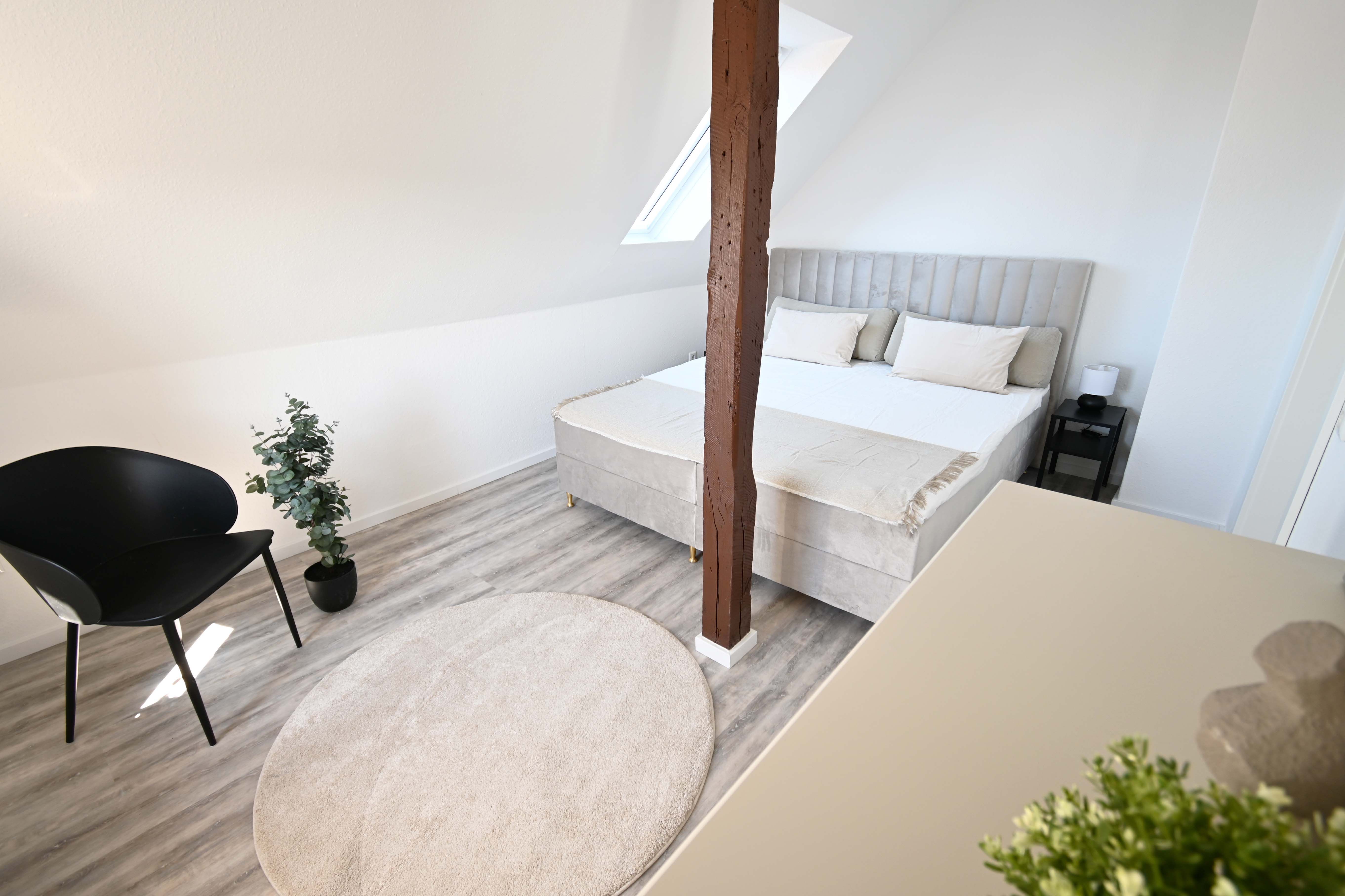  AUSBLICK ++ Elegant Möbliert & Komplett Ausgestattet ++ Business- Od. Ferien-Appartment ++  -  AUSBLICK ++ Elegant möbliert & komplett ausgestattet ++ Business- od. Ferien-Appartment ++  - Gallery -  3
