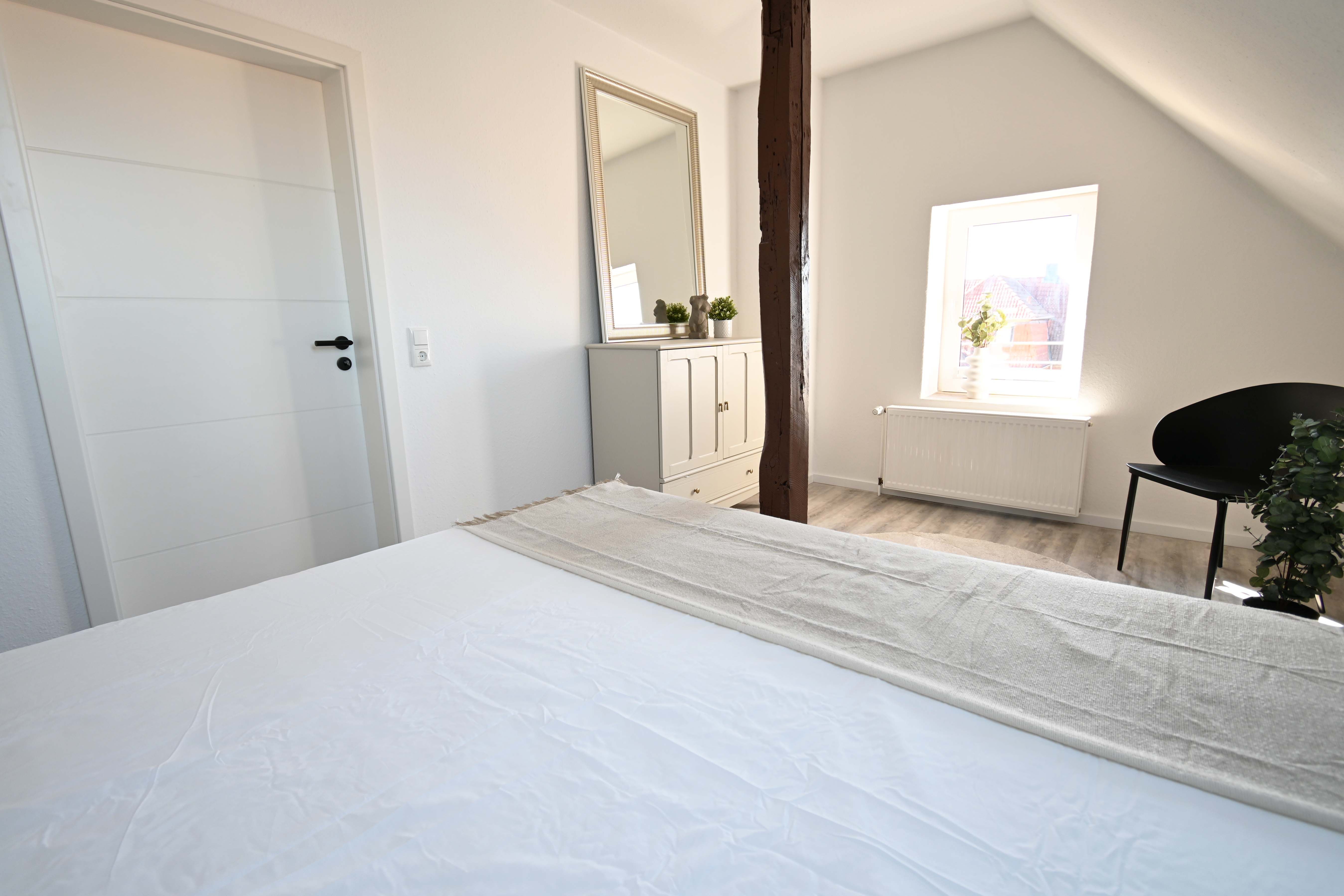  AUSBLICK ++ Elegant Möbliert & Komplett Ausgestattet ++ Business- Od. Ferien-Appartment ++  -  AUSBLICK ++ Elegant möbliert & komplett ausgestattet ++ Business- od. Ferien-Appartment ++  - Gallery -  4