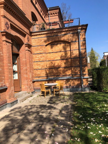 A similarly beautiful, heritage-protected apartment near Sanssouci Park