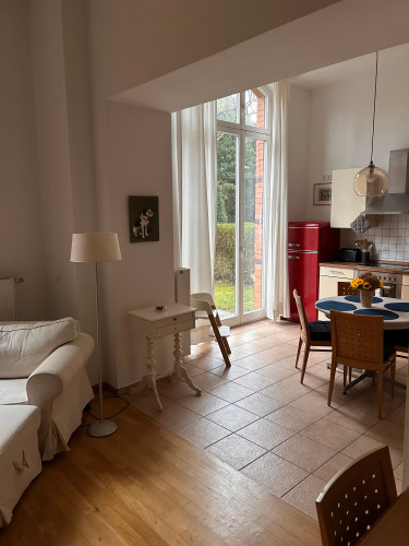 A similarly beautiful, heritage-protected apartment near Sanssouci Park