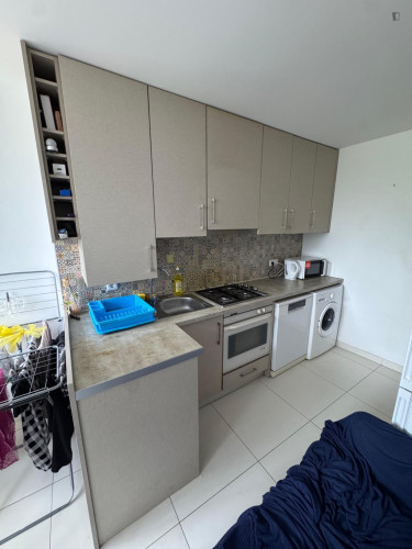 Sunny bedroom in Santo António dos Olivais area