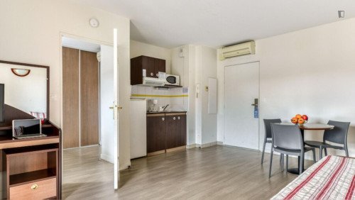 Chrismatic 1-bedroom flat in Béziers