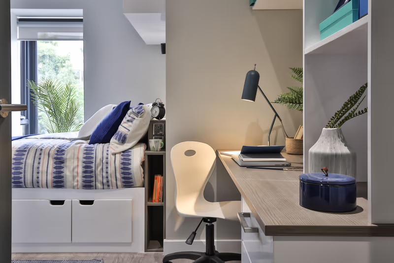  Classic Smaller 2 Bed Apartment  -  Clifton Place  - Gallery -  2