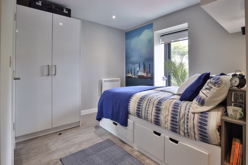  Classic 2 Bed Apartment  -  Clifton Place  - Gallery -  2