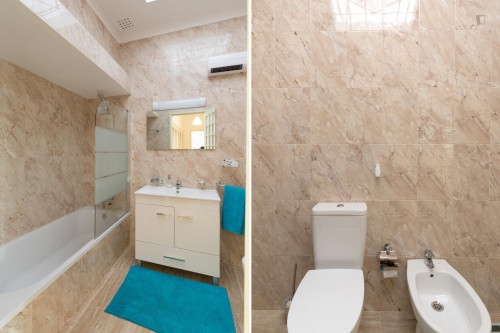 Cosy twin bedroom in a 5-bedroom apartment, in the Matosinhos neighbourhood - Gallery - 14